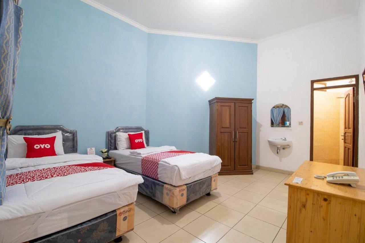 Oyo 3908 Fenway Kostel Hotel Bandung Kültér fotó