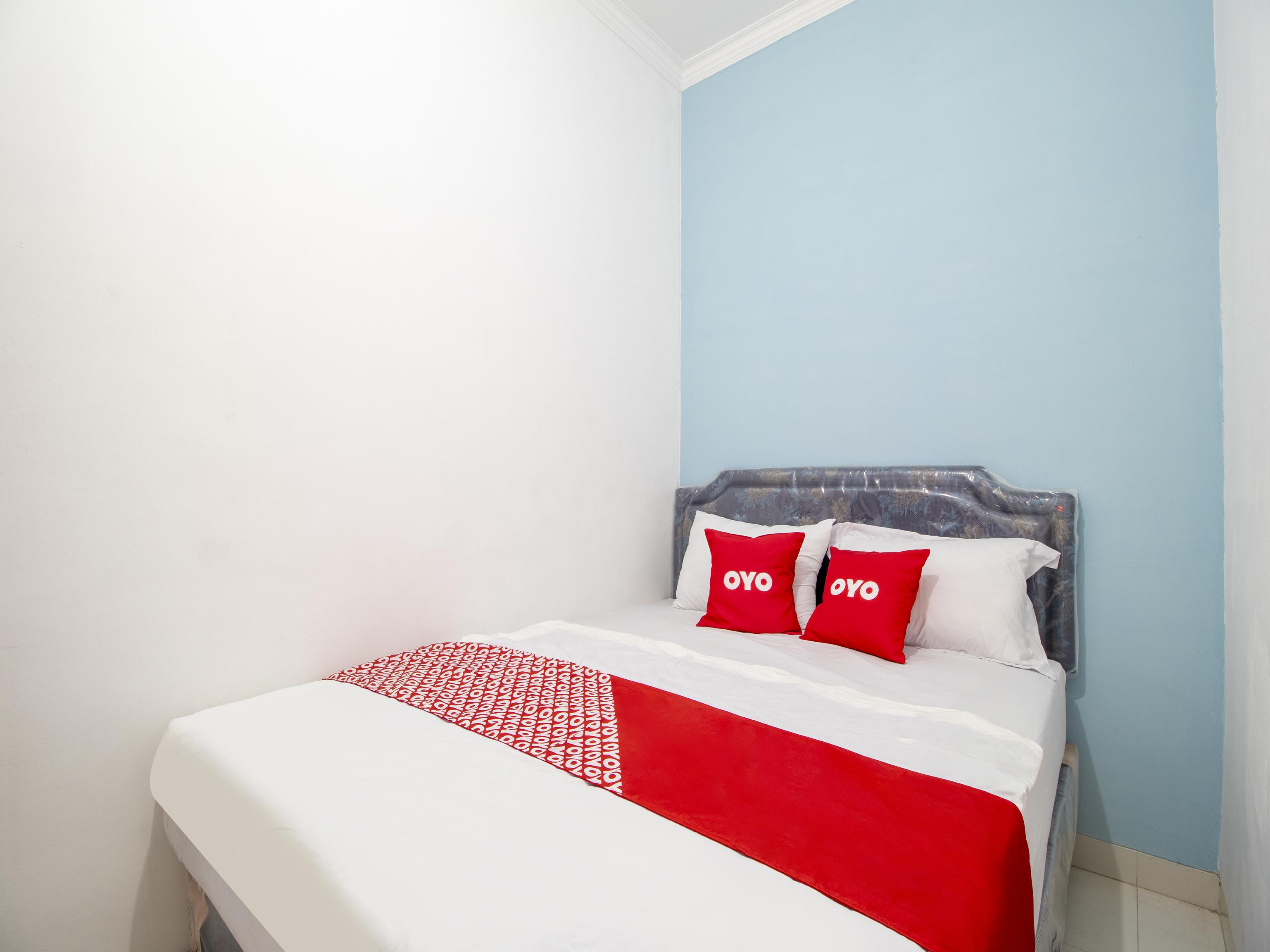 Oyo 3908 Fenway Kostel Hotel Bandung Kültér fotó